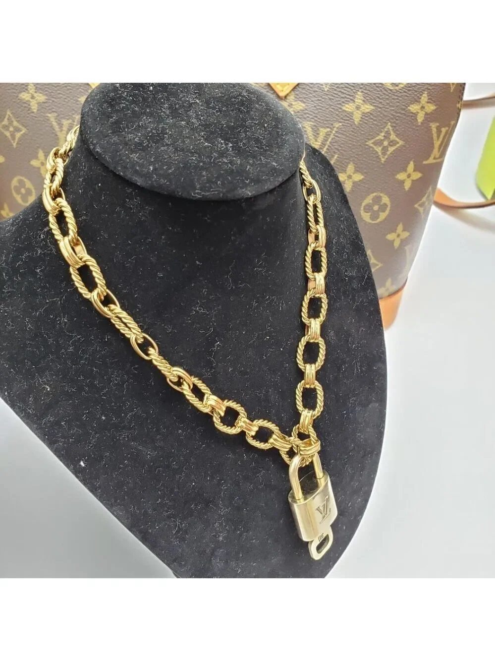 Authentic Louis Vuitton Lock & Key w/ Unbranded Gold Plated Gold Chain Necklace